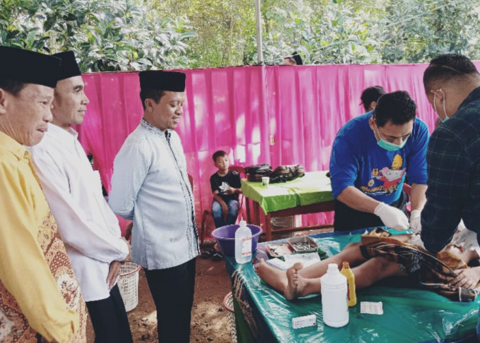 Hadiri Bakti Sosial Ke-17 Pondok Pesantren Ar-Rahman, Bupati Pringsewu Beri Apresiasi