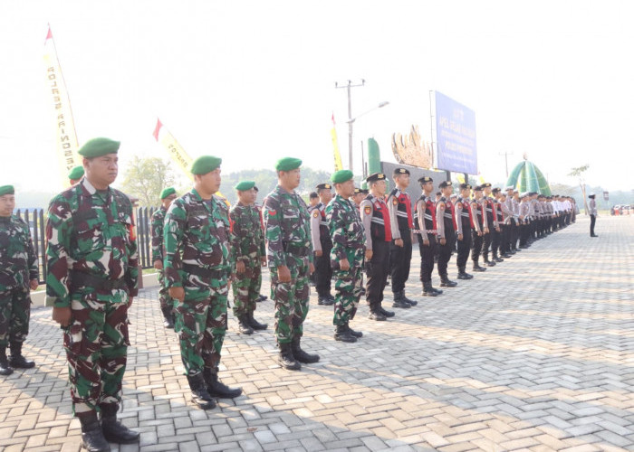 Polres Pringsewu Kerahkan Ratusan Personel Gabungan untuk Amankan Ibadah Misa Natal