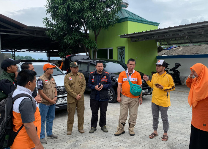 Ketua DPW PKS Lampung Tinjau Korban Banjir di Way Lunik, Panjang