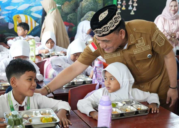 Tinjau Program Makan Bergizi Gratis, Walikota Metro Ingatkan Pihak Ketiga Soal Kualitas dan Gizi Makanan