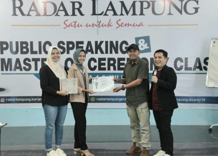 Wakili Kominfo Mesuji Melinda Jadi Peserta Terbaik Pelatihan Public Speaking dan MC se-Provinsi Lampung