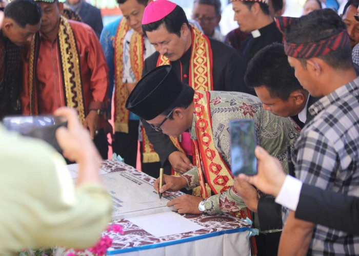 Bupati Ardito Wijaya Resmikan Gedung Pastoral Wilayah Unit Pastoral Tanjung Mas