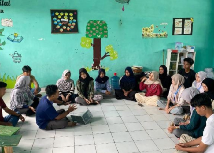 PPK Ormawa HIMADIKMI Kenalkan Peluang Usaha Digital bagi Pemuda Desa Rejo Agung