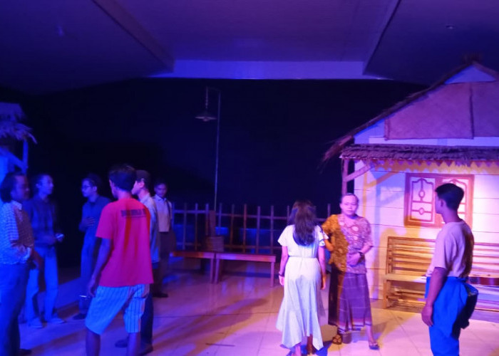 Kembali di Metro, Berembuk Rasa Angkat Dua Sandiwara Penuh Cerita