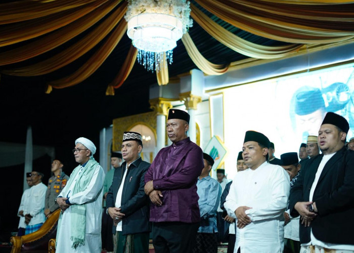 Plt. Bupati I Komang Koheri Hadiri Doa Bersama di Ponpes Wali Songo, Kampung Sukajadi