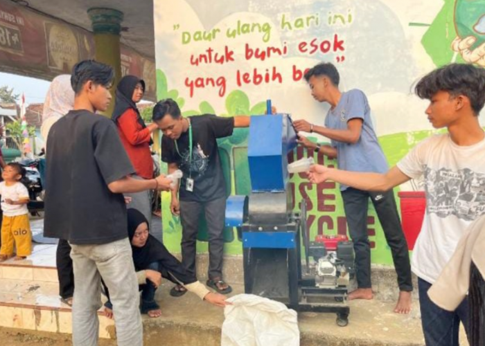 PPK Ormawa HIMADIKMI Dorong Kesadaran Pengelolaan Sampah melalui Pojok Kreasi Lingkungan Berdaya