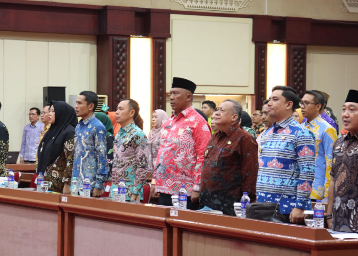 Komitmen Tanggulangi Kemiskinan, Wabup I Komang Koheri Ikuti Rakor TKPKD