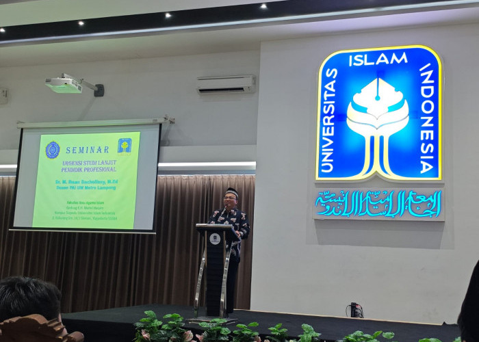 Muhammad Ihsan Dacholfany Wakili UM Metro sebagai Pembicara Seminar Nasional 