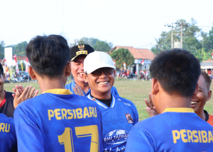 Beri Apresiasi, Bupati Ardito Wijaya Resmi Buka Turnamen Sepakbola Tingkat Kecamatan di Bumi Nabung