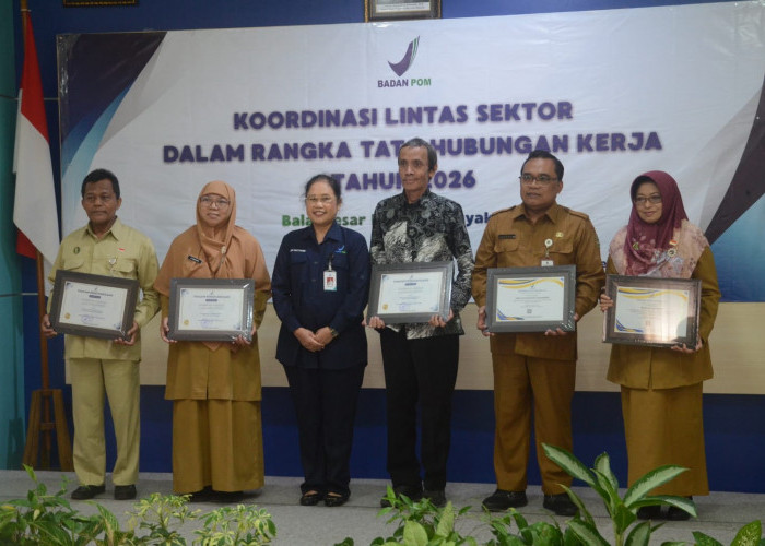 Yogyakarta Terima Penghargaan Pangan Aman dan Pengendalian Resistensi Antimikroba dari BBPOM