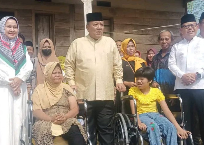 Kunjungi Mesuji Gubernur Lampung Beri Bantuan Pada Masyarakat 