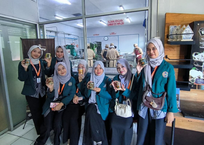 Prodi Pendidikan Ekonomi FKIP UM Metro Belajar Kewirausahaan Langsung di PT Risquna Dewaksara Jogja