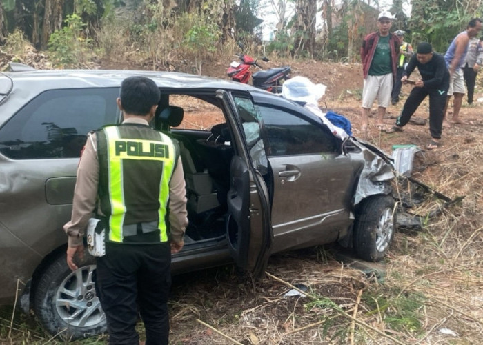 Avanza Nyemplung ke Rawa di Kotabumi, Polisi Temukan Tas Berisi Timbangan dan Barang Diduga Narkoba