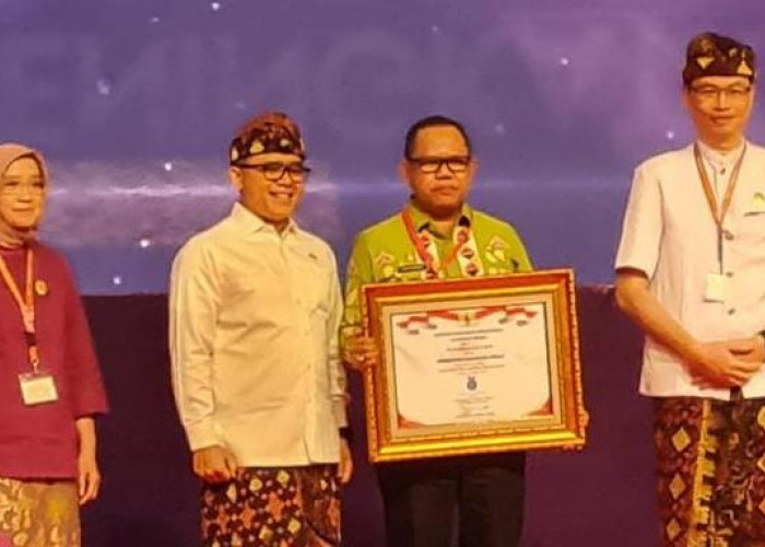 Ukir Sejarah 15 Tahun Berdiri, Akhirnya Mesuji Terima Penghargaan Bergengsi Tingkat Nasional di Bali