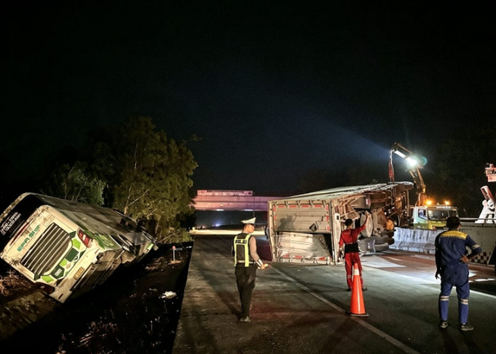 Sat Lantas Polres Mesuji Bergerak Evakuasi Laka Lantas di Tol Terpeka KM 246, 1 Tewas