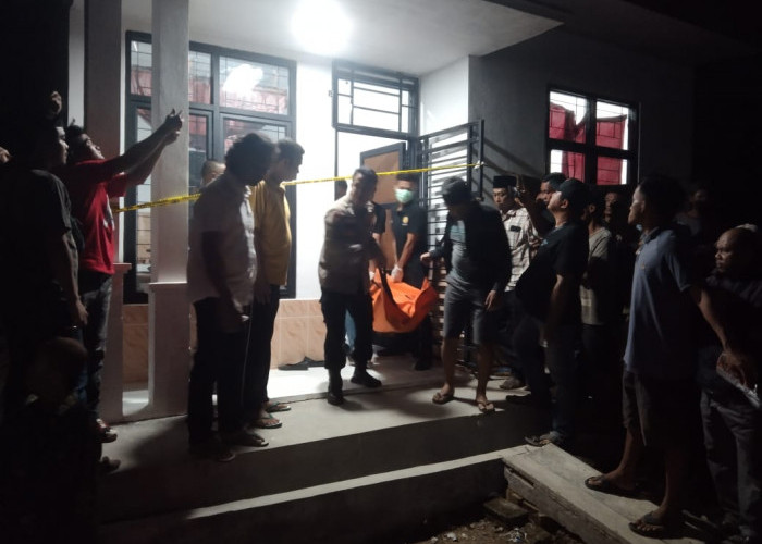 Seorang Guru Di Tanjung Raya Ditemukan Meninggal Bersimbah Darah Di Kamarnya