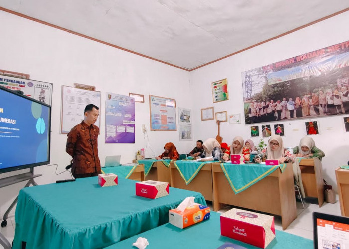 Dosen Pendidikan Matematika UM Metro Bekali Guru SLB Pelatihan Asesmen Numerasi dan Media Gamifikasi