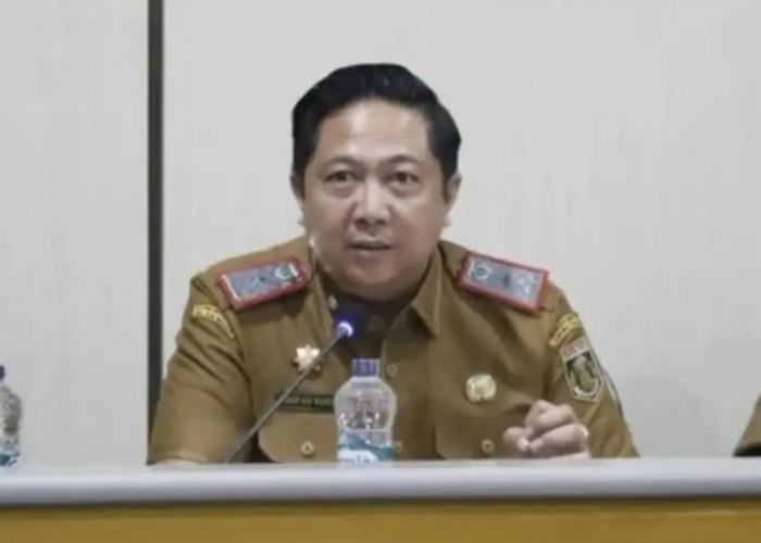 Tim Penyidik Polda Lampung Geledah Rumah Sekda Welly Adiwantra