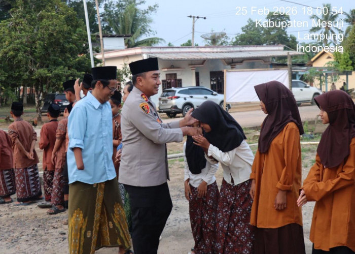Safari Ramadhan, Kapolres Mesuji Ajak Buka Bersama dan Santuni Santri Ponpes Al Falah Mekar Jaya