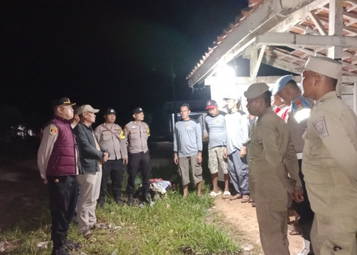 Pastikan Keamanan Desa Terjaga, Kapolsek Bersama Camat Mesuji Timur Lakukan Pengecekan Pos Kamling