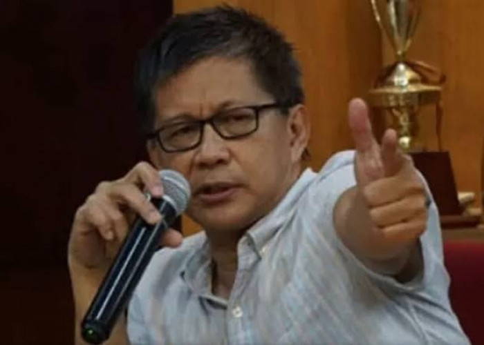 Sindiran Menohok Rocky Gerung Atas Beda Sikap KPK Dalam Berantas Korupsi.