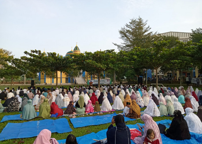 Sivitas Akademika UM Metro Laksanakan Sholat Idul Adha 1444 Hijriah di Halaman Kampus 3 UM Metro 