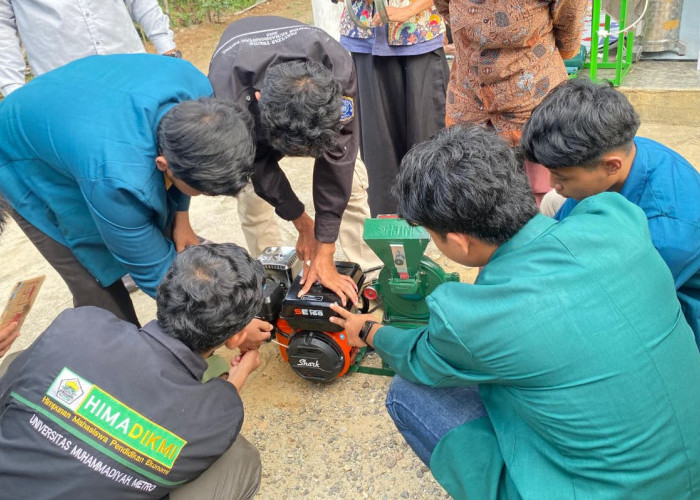 Tim Pengabdi UM Metro & ITERA Beri Pendampingan Penggunaan Mesin Produksi kepada KWT Ngestirahayu Punggur