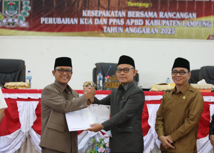 Bupati Ardito Wijaya Hadiri Rapat Paripurna DPRD Lampung Tengah Bahas Rancangan Perubahan KUA Dan PPAS APBD 20