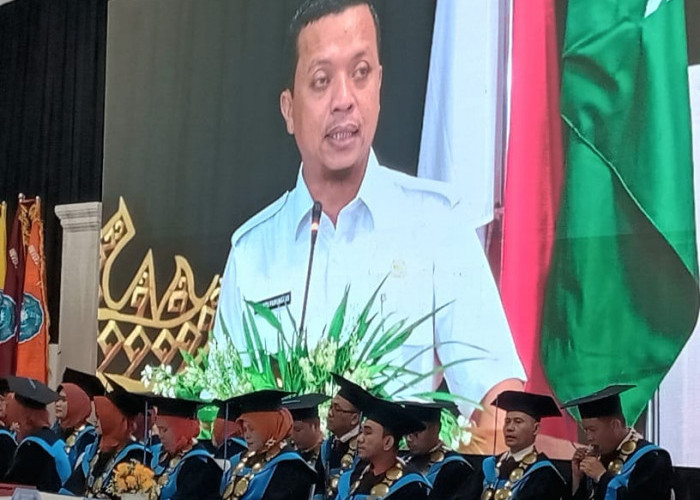 Hadiri Wisuda Ke-8 Universitas Muhammadiyah Pringsewu, Bupati Riyanto Ucapkan Selamat Pada Wisudawan