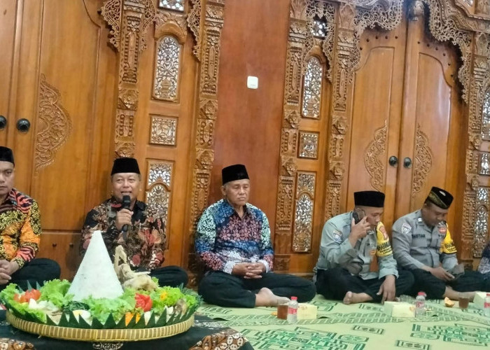 Pemkal Condongcatur Peringati Hari Jadi ke-110 Sleman Lewat Malam Tirakatan Penuh Kebersamaan
