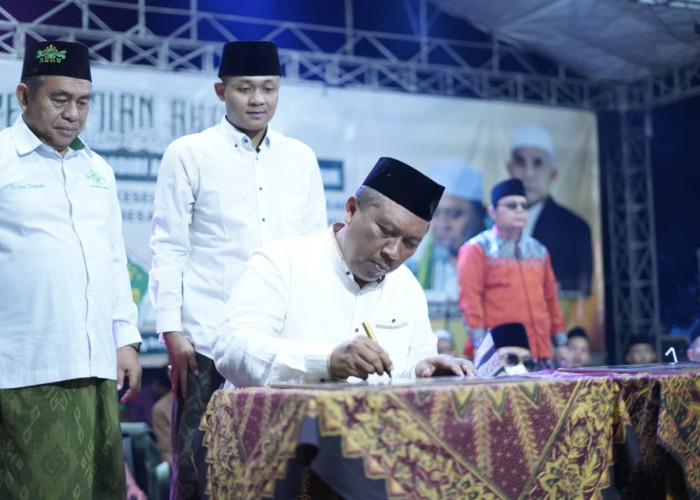 Resmikan Ponpes Nurul Qodiri As-Sofa, Plt. Bupati Lamteng Hadiri Pengajian Akbar Gus Miftah di Gunung Batin