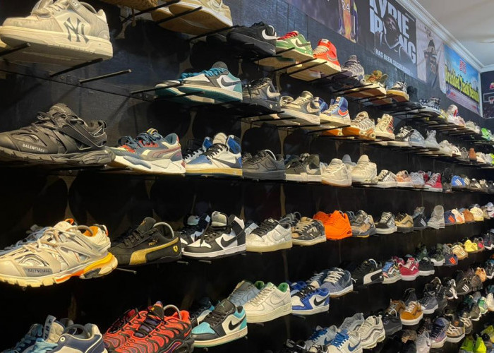 Geliat Bisnis Sepatu di Sukarame: Strategi 'Live Streaming' Jadi Kunci Penjualan