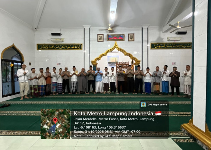 Gelar Salat Subuh Berjamaah, Polres Metro Ajak Warga Aktif Jaga Keamanan Lingkungan