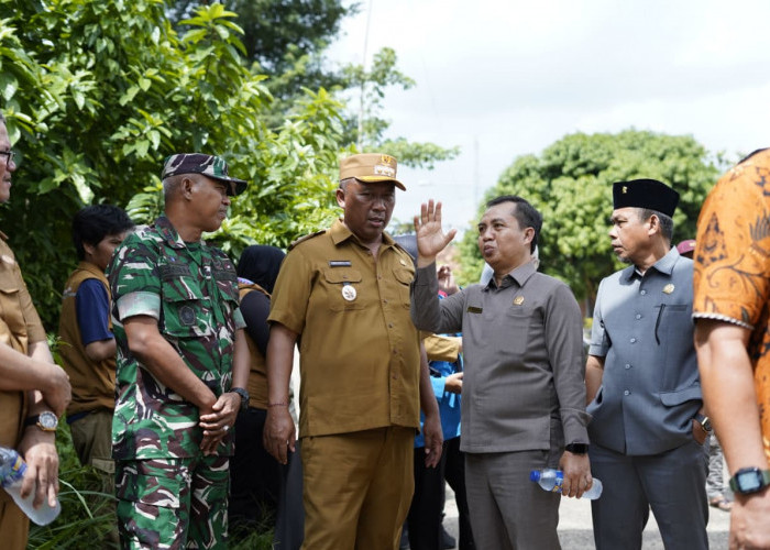 Tinjau Jembatan Rusak, Plt. Bupati Lamteng Segera Ambil Langkah Cepat Agar Segera Bisa Dilalui