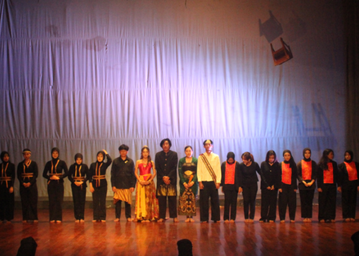 Teater dan Tari UKMBS Universitas Bandar Lampung Berkolaborasi Hadirkan Pementasan ‘Wanara’