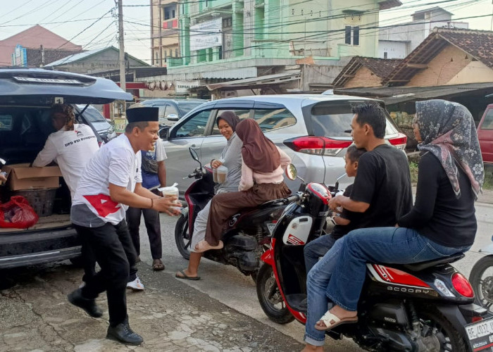 DPD PSI Pringsewu Perkuat Silaturahmi dengan Masyarakat Lewat Berbagi Takjil dan Kunjungan ke Ponpes