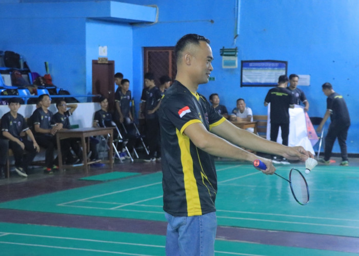 Semarakan HUT RI ke-80, Polres Gelar Turnamen Badminton Kapolres Metro Cup 2025 