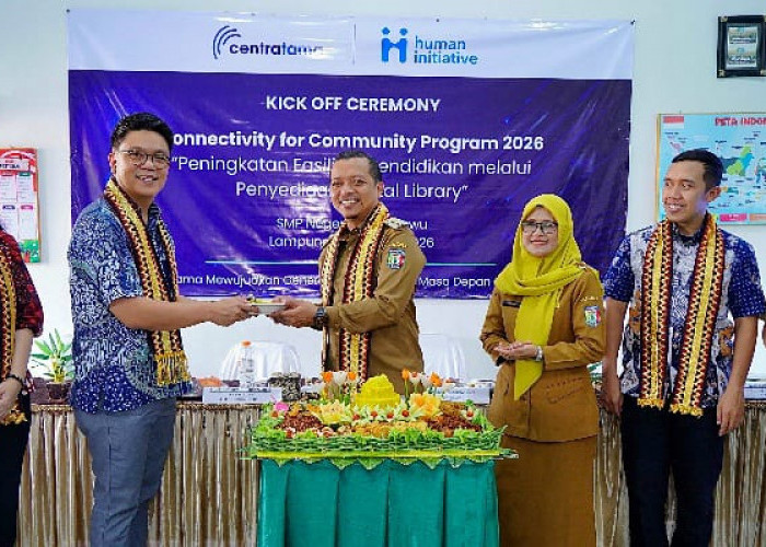 Centratama Group Salurkan Bantuan Perpustakaan Digital Rp500 Juta untuk SMPN 2 Pringsewu