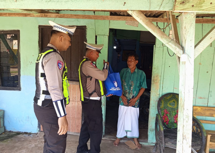 Tasi Berkah Sat Lantas Polres Mesuji, Bagikan 10 Paket Sembako untuk Warga