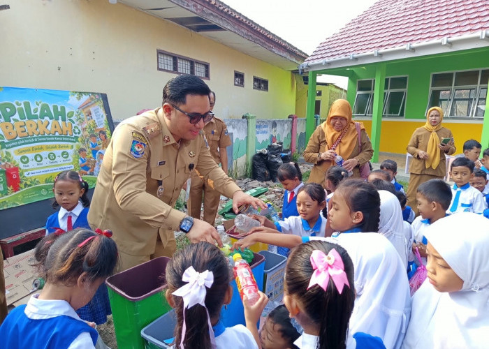 Sampah Jadi Berkah, Rafieq Dorong 75 Sekolah di Metro Bangun Budaya Peduli Lingkungan