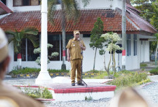 Apel Mingguan, Plt. Bupati I Komang Koheri Tekankan Pentingnya Disiplin, Profesional dan Integritas ASN Layani