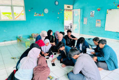 PPK Ormawa HIMADIKMI UM Metro Latih RISMA Rejo Agung Bikin Foto dan Video Produk UMKM Pakai HP