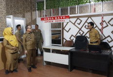 Sidak ke Sejumlah Dinas, Pj Sekda Lampung Tengah Ingatkan ASN soal Disiplin