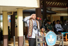 Bupati Pringsewu Pimpin Upacara Hari Guru Nasional 2025