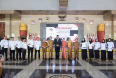 Plt. Bupati I Komang Koheri Serahkan 2533 SK PPPK Paruh Waktu Teknis Lingkup Kabupaten Lampung Tengah