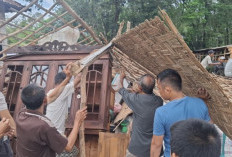 Tertimpa Rumah Roboh, Warga Desa Bandar Dewa Jalani Perawatan Medis