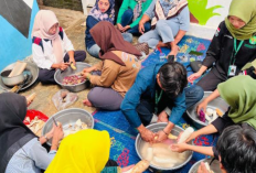 PPK ORMAWA HIMADIKMI UM Metro Dampingi KWT Mitra Bunda Olah Singkong dan Ubi Menjadi Produk Bernilai Jual