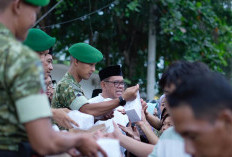 Tumbuhkan Kepedulian Sesama, Pemkab Bersama Batalyon Infanteri TP 848/SPC Berbagi Takjil