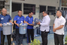 Warga Binaan Lapas Metro Dapat Paket Perlengkapan MCK dan Pakaian