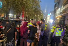Lansia Asal Demak Terkunci di Dalam Mobil di Yogyakarta, Warga dan Polisi Lakukan Evakuasi